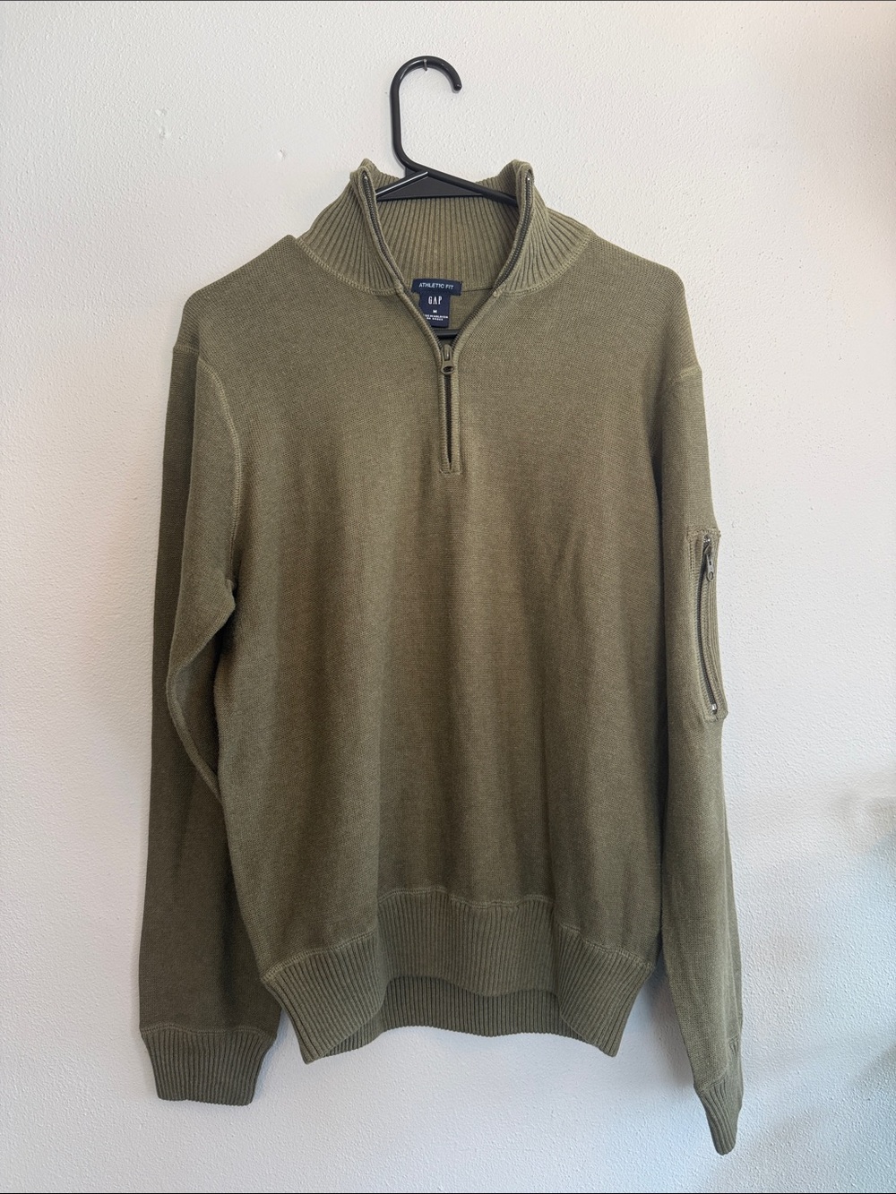 Gap Men’s Athletic Fit Olive Quarter-Zip Sweater Size M Utility Pocket